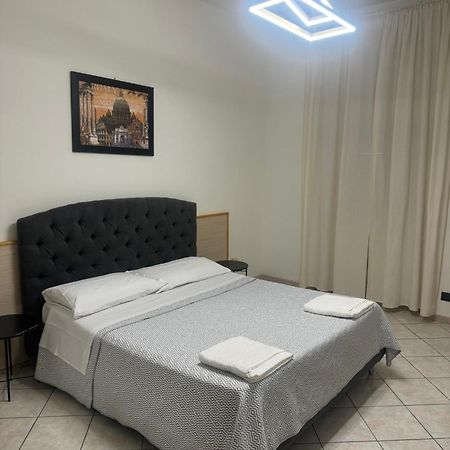 רומא Appartamento Larisarooms מראה חיצוני תמונה